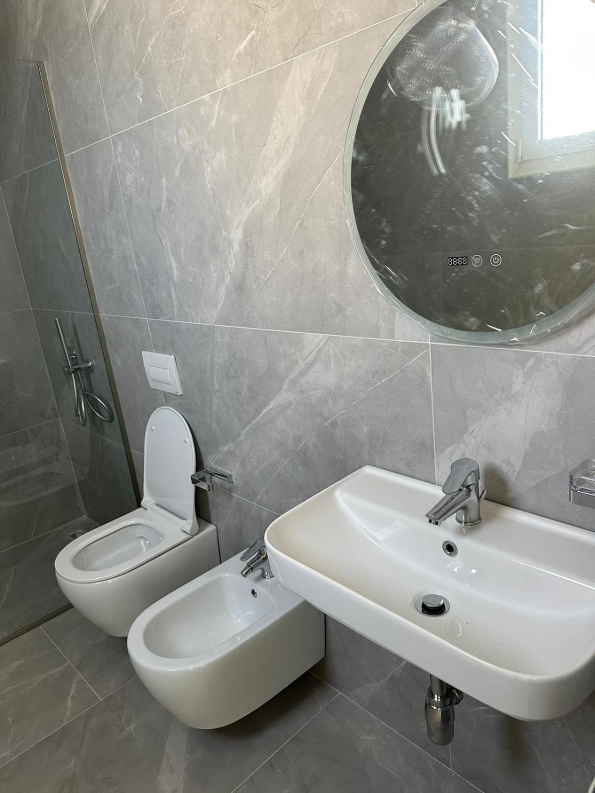 Laid Hotel Vlorë 외부 사진